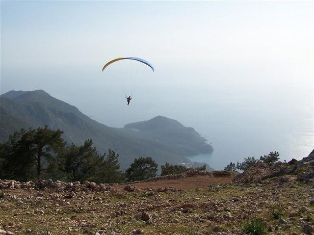 Adrasan'da yamaç paraşütü